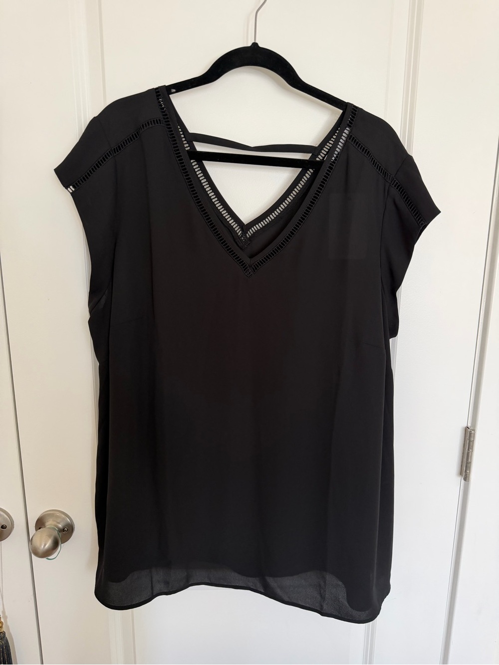 DR2 Black V-Neck Short Sleeve Blouse with Ladder Trim NWT